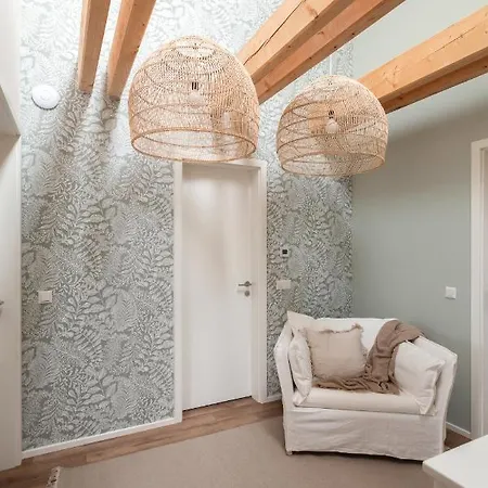 Feng Shui U Zamecke Zahrady Konopiste * Bystřice